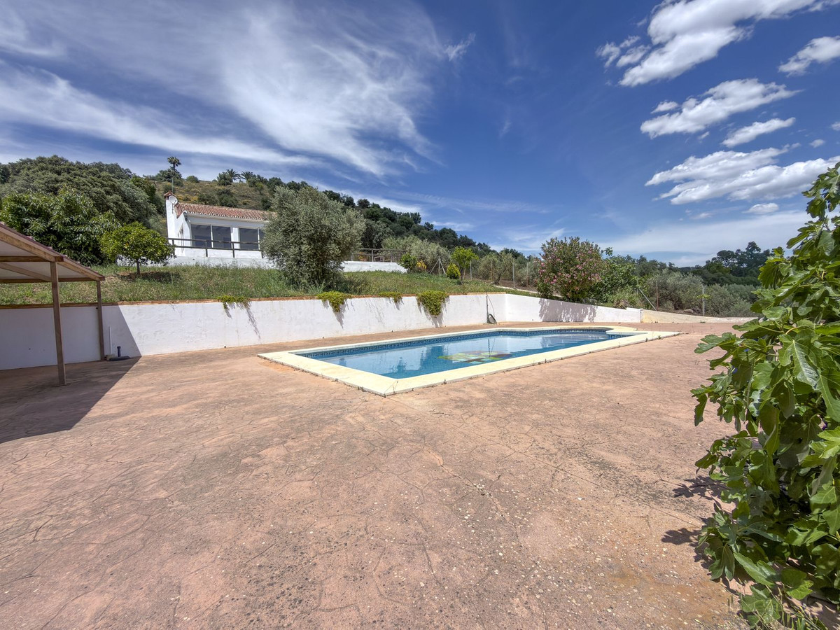 2 Bed Townhouse for sale in Monda Costa Del Sol, Málaga, Spain