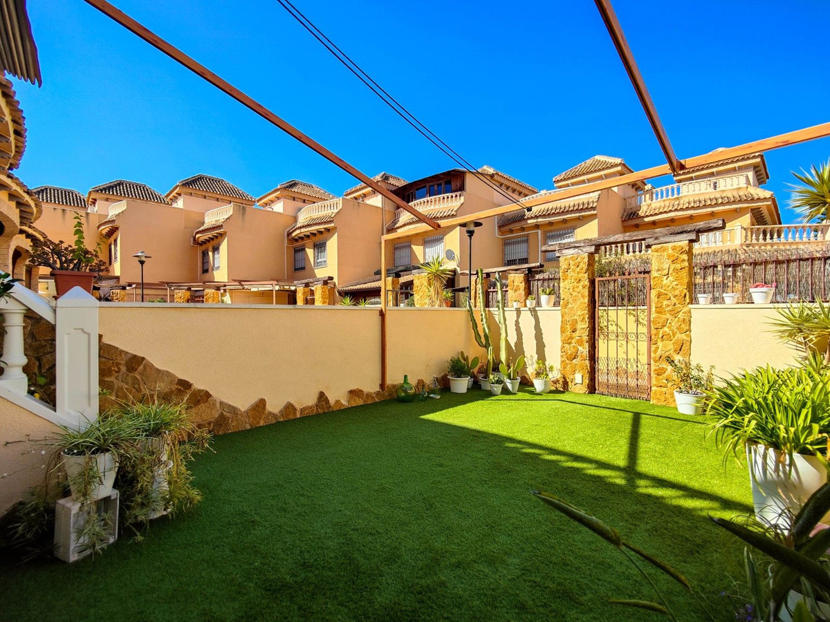 Se vende Adosada de 4 dormitorios en Costa Blanca, Alicante, España