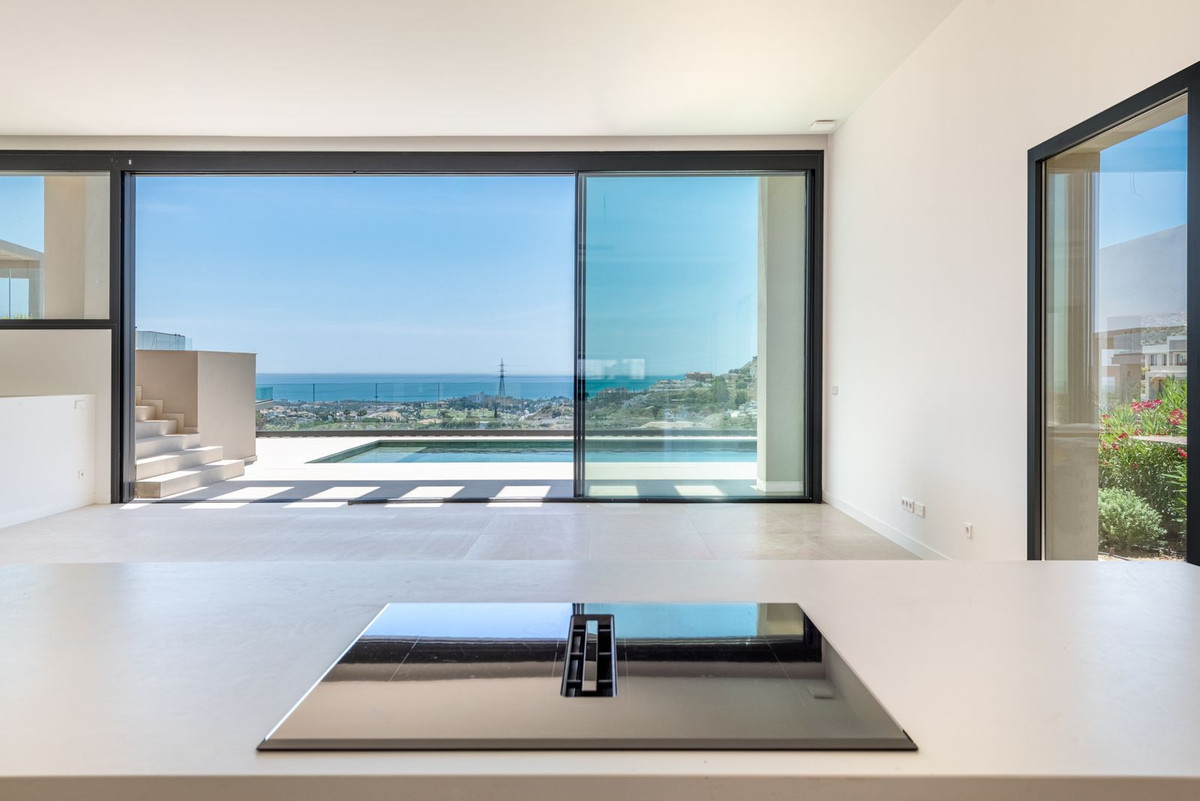 3 Bed Townhouse for sale in Benahavís Costa Del Sol, Málaga, Spain