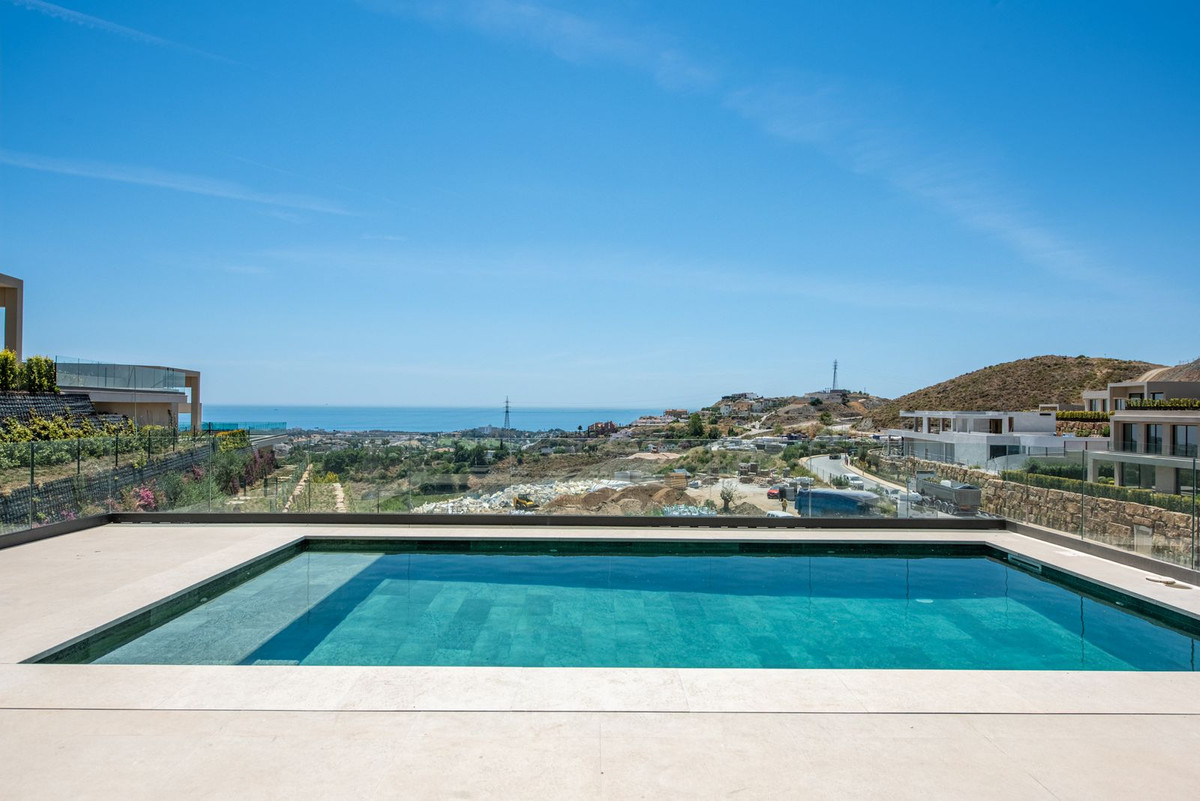 3 Bed Townhouse for sale in Benahavís Costa Del Sol, Málaga, Spain