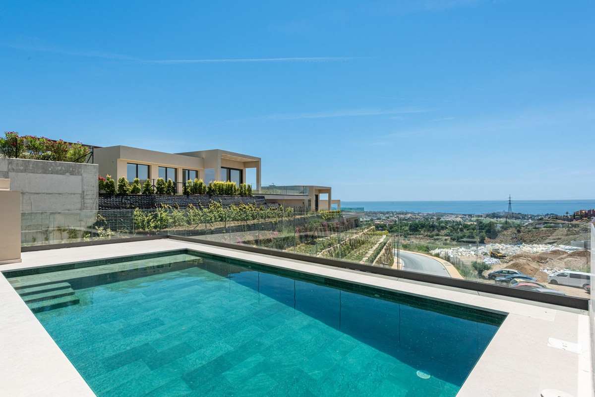 3 Bed Townhouse for sale in Benahavís Costa Del Sol, Málaga, Spain