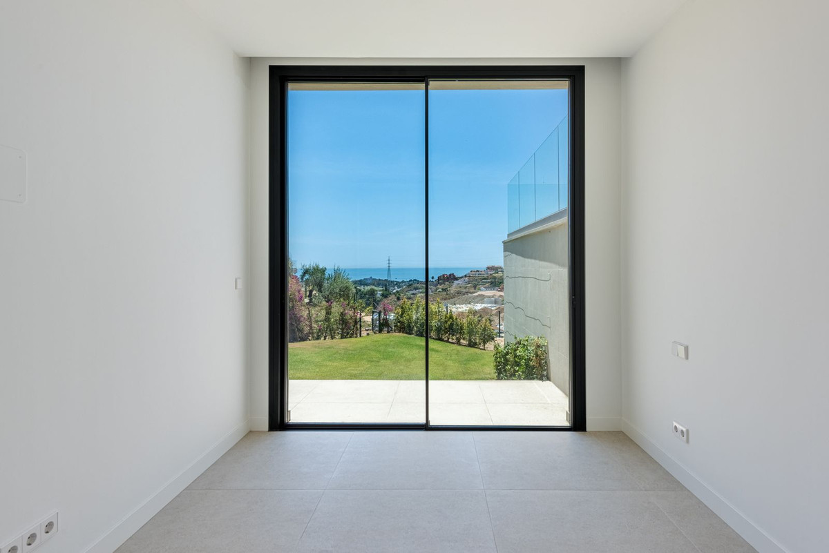 3 Bed Townhouse for sale in Benahavís Costa Del Sol, Málaga, Spain