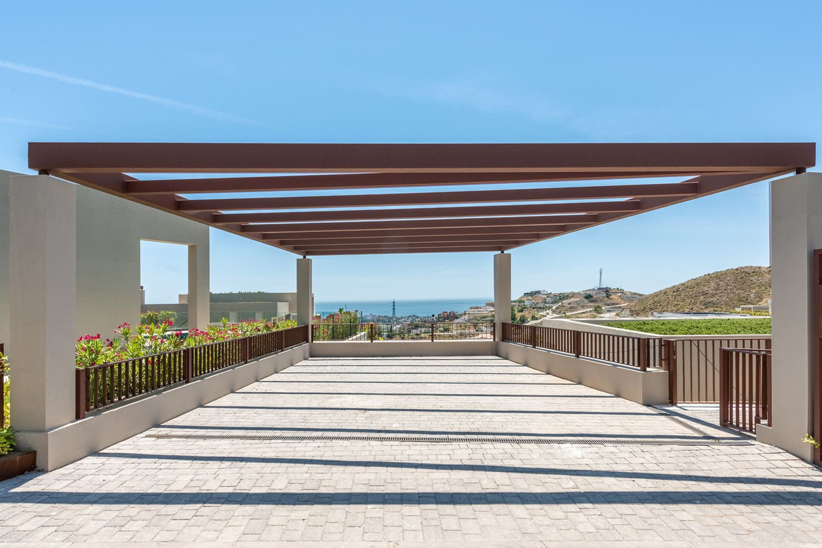 3 Bed Townhouse for sale in Benahavís Costa Del Sol, Málaga, Spain