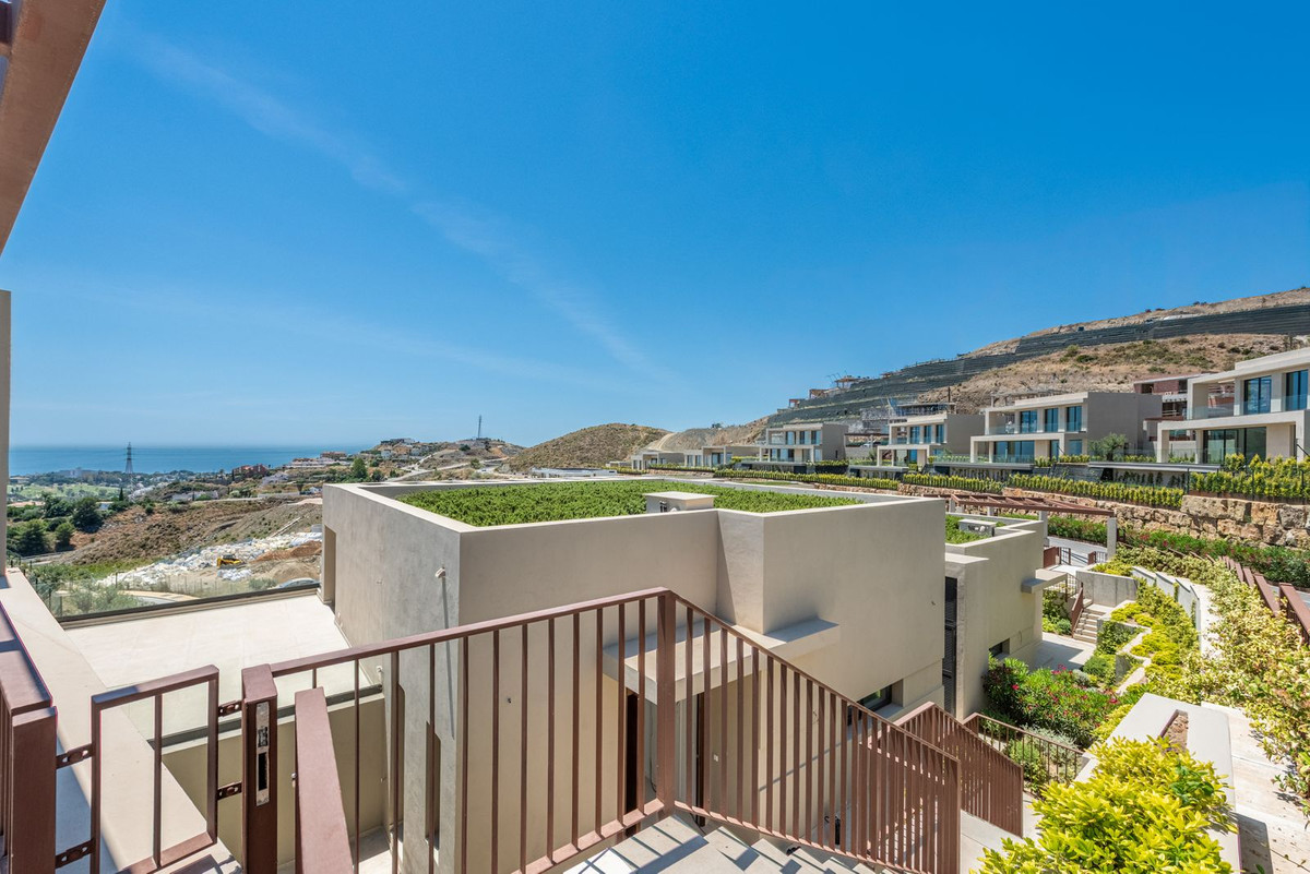 3 Bed Townhouse for sale in Benahavís Costa Del Sol, Málaga, Spain