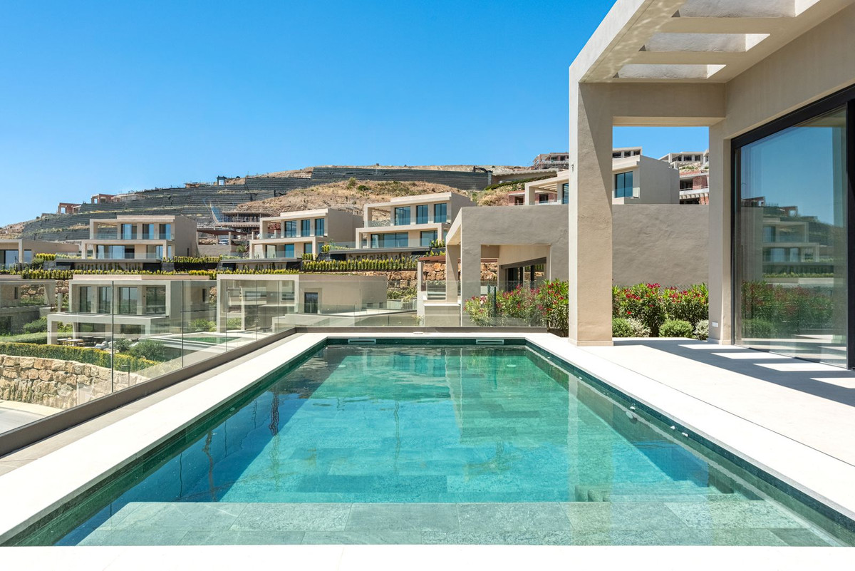 3 Bed Townhouse for sale in Benahavís Costa Del Sol, Málaga, Spain
