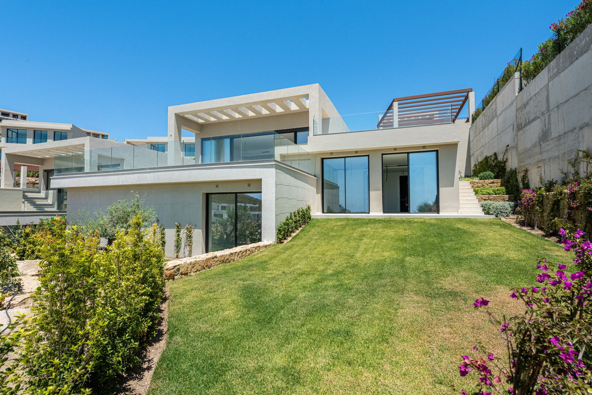 3 Bed Townhouse for sale in Benahavís Costa Del Sol, Málaga, Spain
