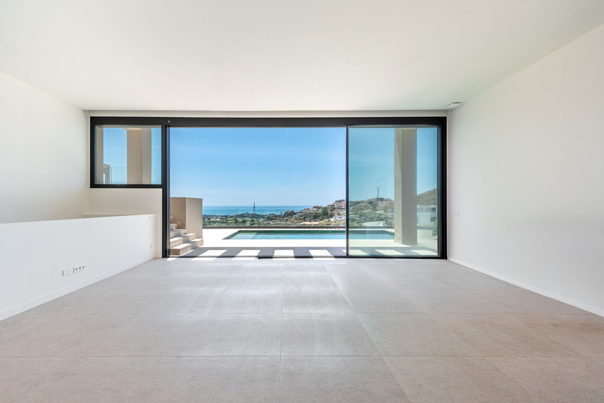 3 Bed Townhouse for sale in Benahavís Costa Del Sol, Málaga, Spain