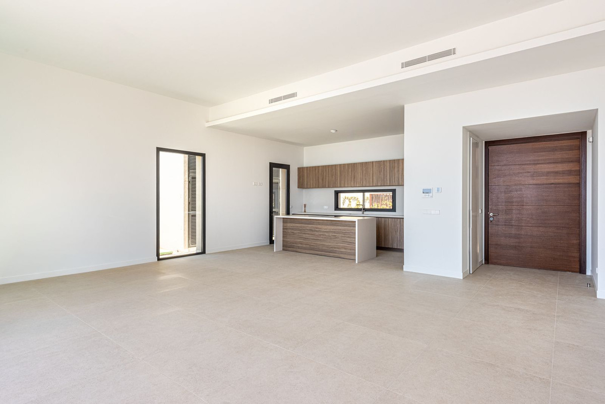3 Bed Townhouse for sale in Benahavís Costa Del Sol, Málaga, Spain