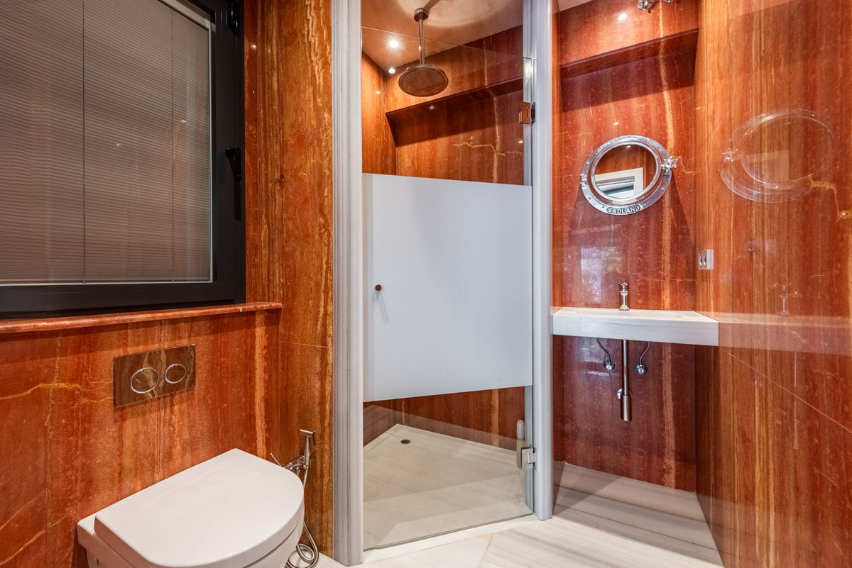 Se vende Villa - Chalet de 4 dormitorios en Costa Del Sol, Málaga, España