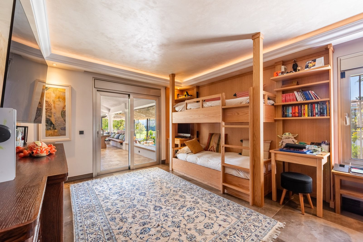 Se vende Villa - Chalet de 4 dormitorios en Costa Del Sol, Málaga, España