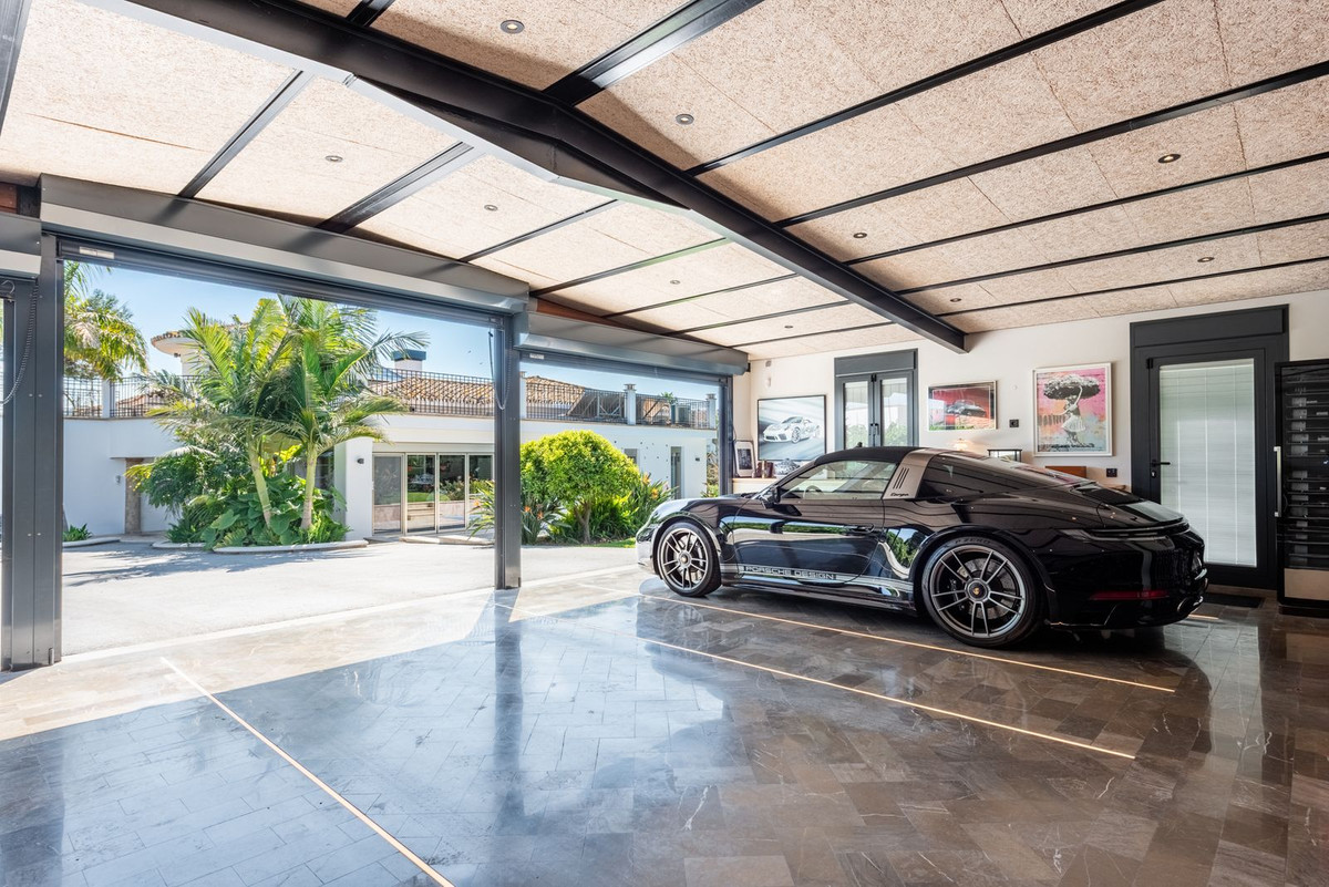 Se vende Villa - Chalet de 4 dormitorios en Costa Del Sol, Málaga, España