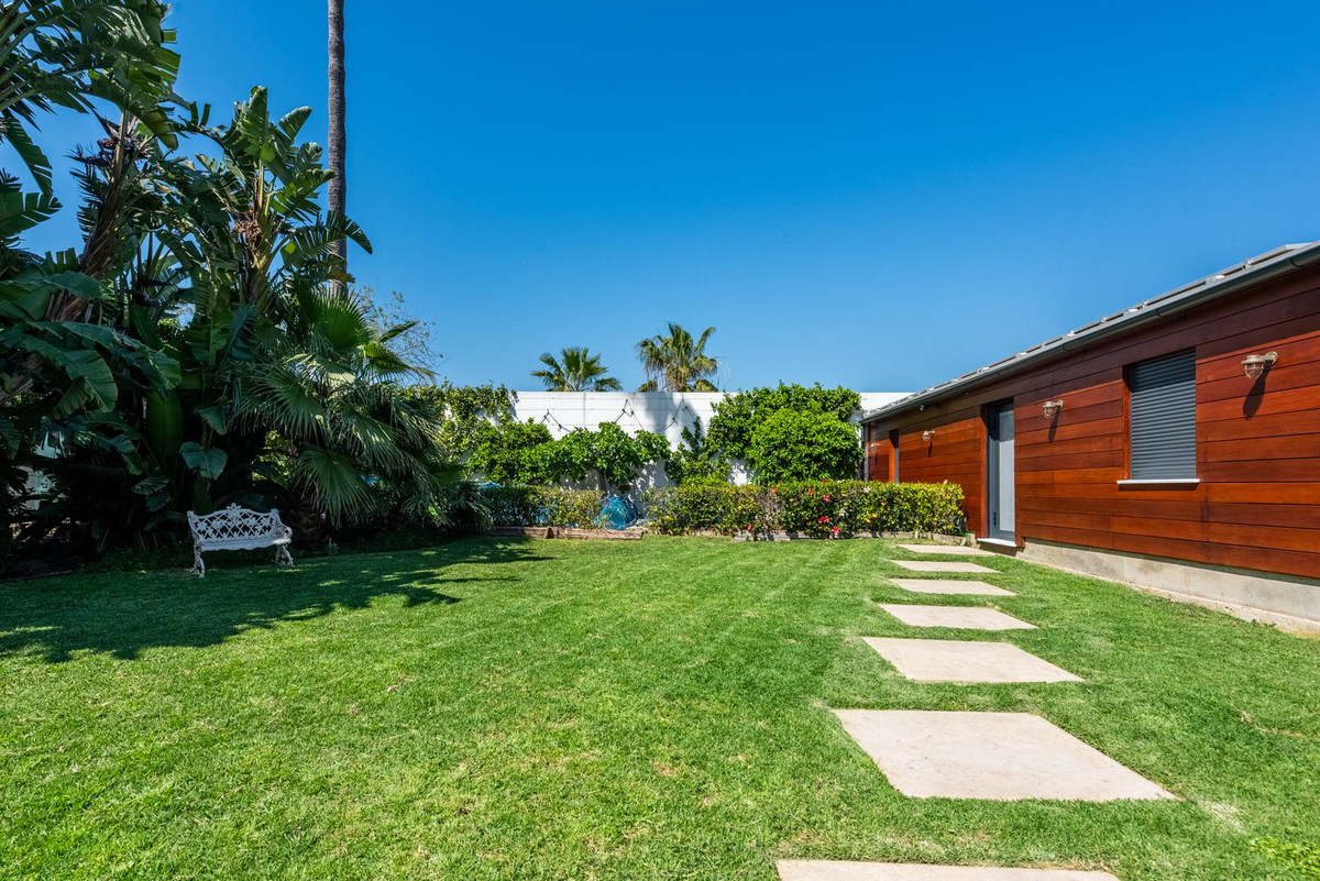Se vende Villa - Chalet de 4 dormitorios en Costa Del Sol, Málaga, España