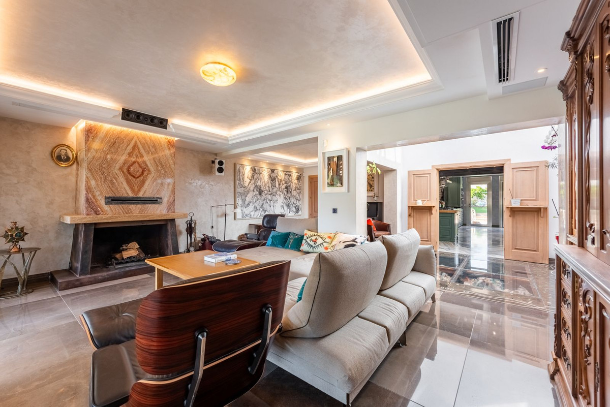 Se vende Villa - Chalet de 4 dormitorios en Costa Del Sol, Málaga, España
