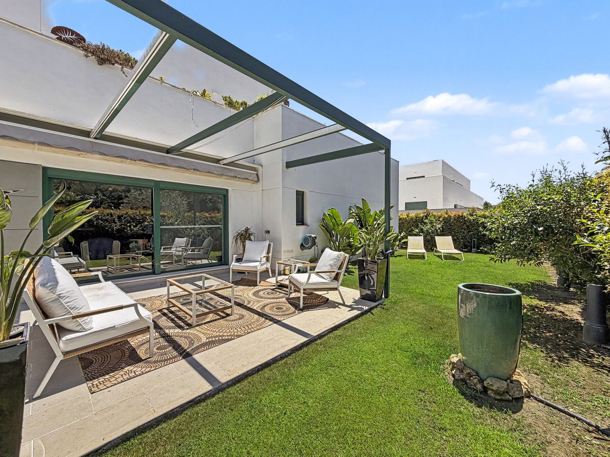 Se vende Apartamento Planta Baja de 3 dormitorios en Costa Del Sol, Cadiz, España