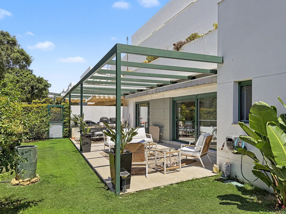 Se vende Apartamento Planta Baja de 3 dormitorios en Costa Del Sol, Cadiz, España