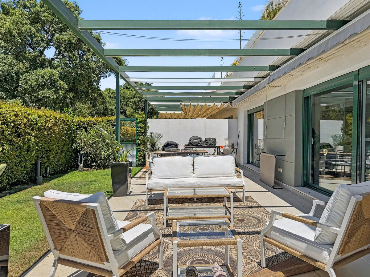 Se vende Apartamento Planta Baja de 3 dormitorios en Costa Del Sol, Cadiz, España