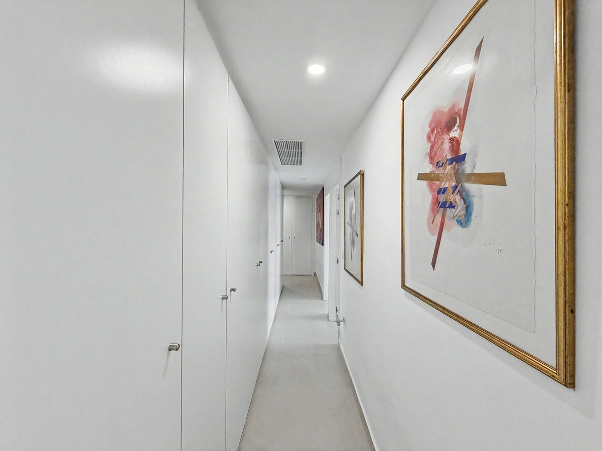 Se vende Apartamento Planta Baja de 3 dormitorios en Costa Del Sol, Cadiz, España