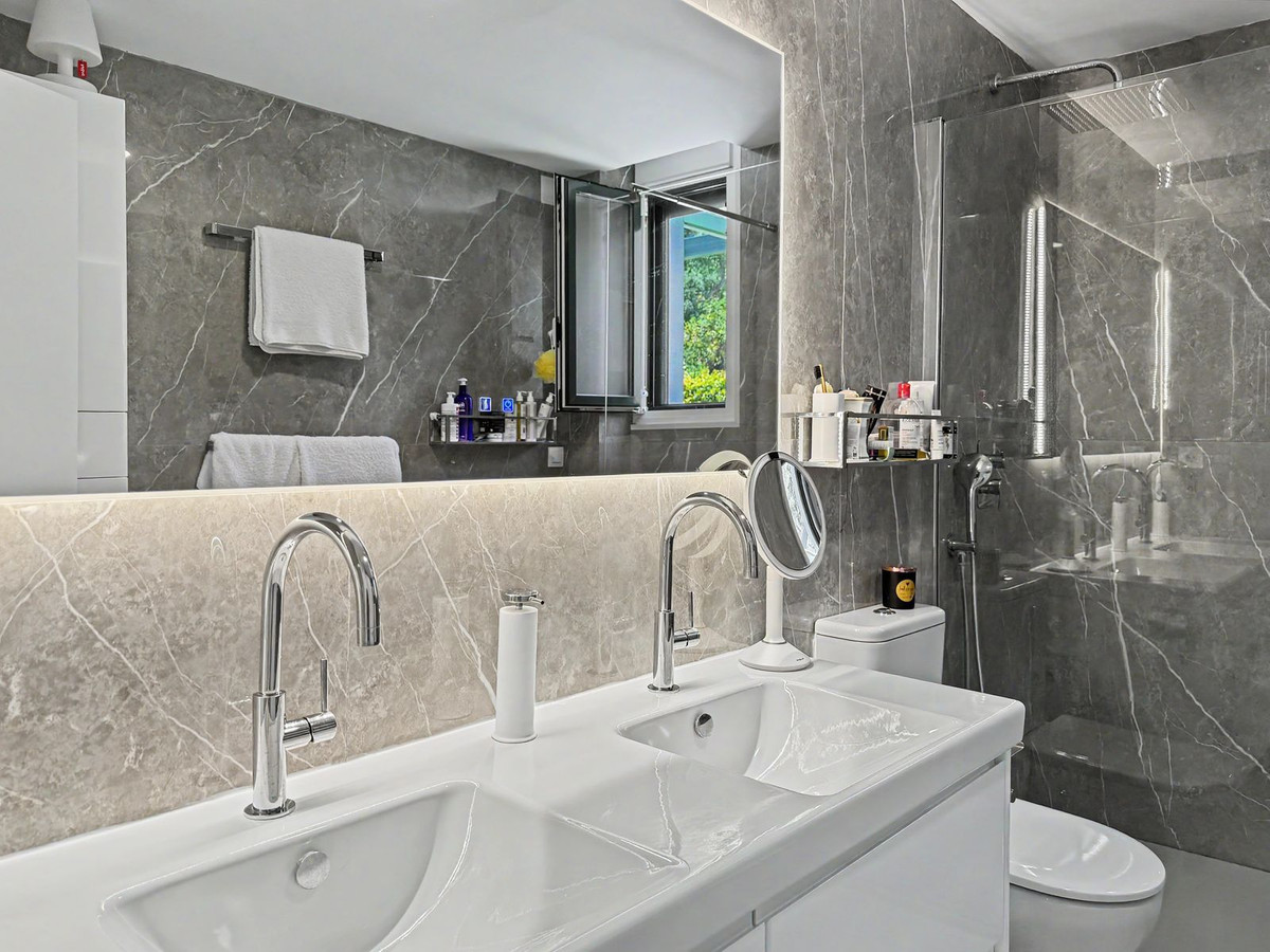 Se vende Apartamento Planta Baja de 3 dormitorios en Costa Del Sol, Cadiz, España
