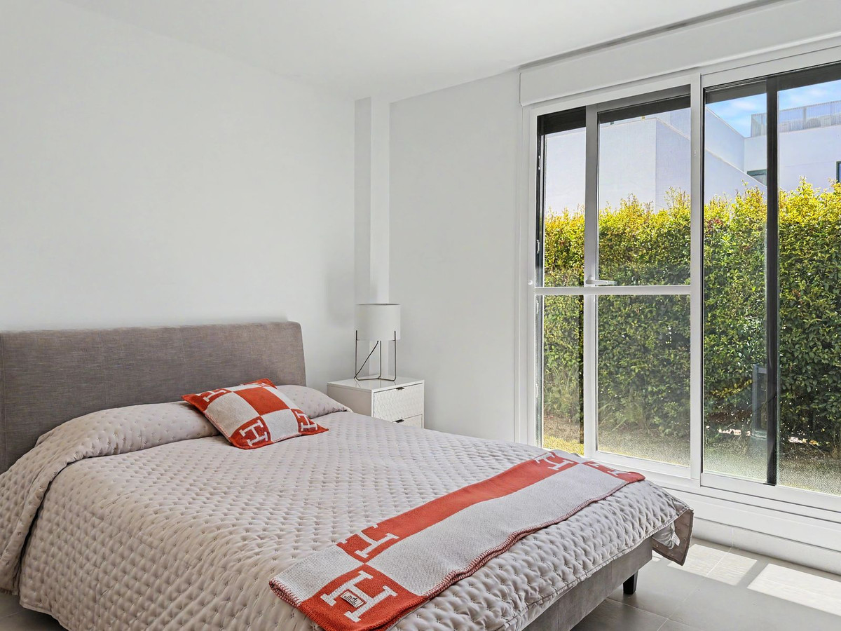 Se vende Apartamento Planta Baja de 3 dormitorios en Costa Del Sol, Cadiz, España