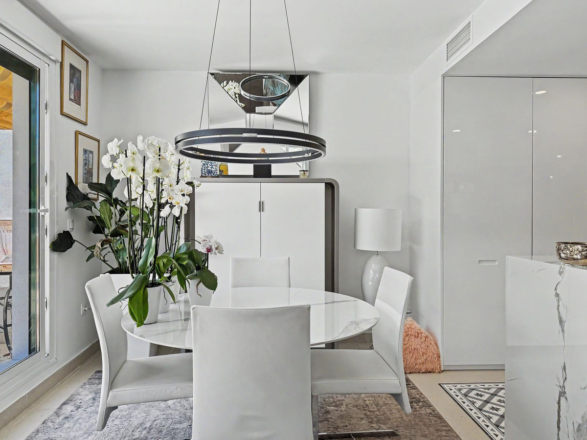 Se vende Apartamento Planta Baja de 3 dormitorios en Costa Del Sol, Cadiz, España