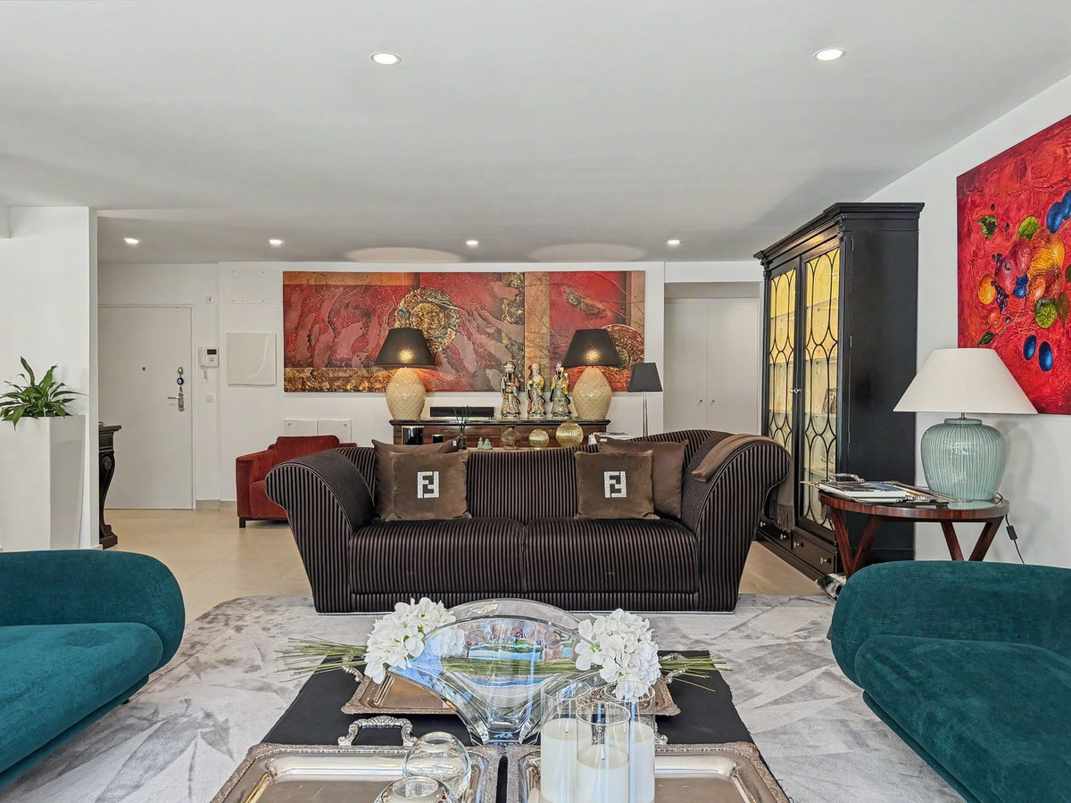 Se vende Apartamento Planta Baja de 3 dormitorios en Costa Del Sol, Cadiz, España