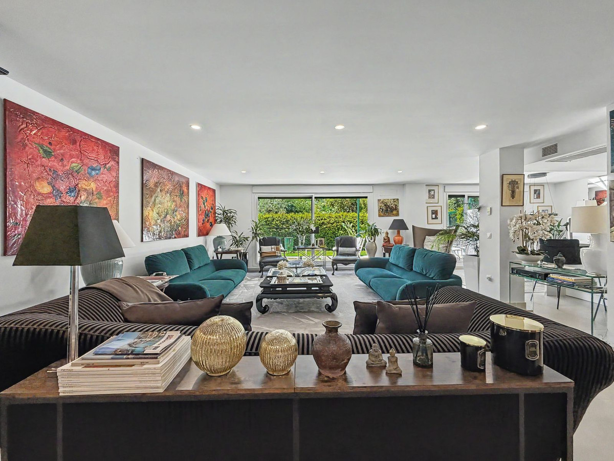 Se vende Apartamento Planta Baja de 3 dormitorios en Costa Del Sol, Cadiz, España
