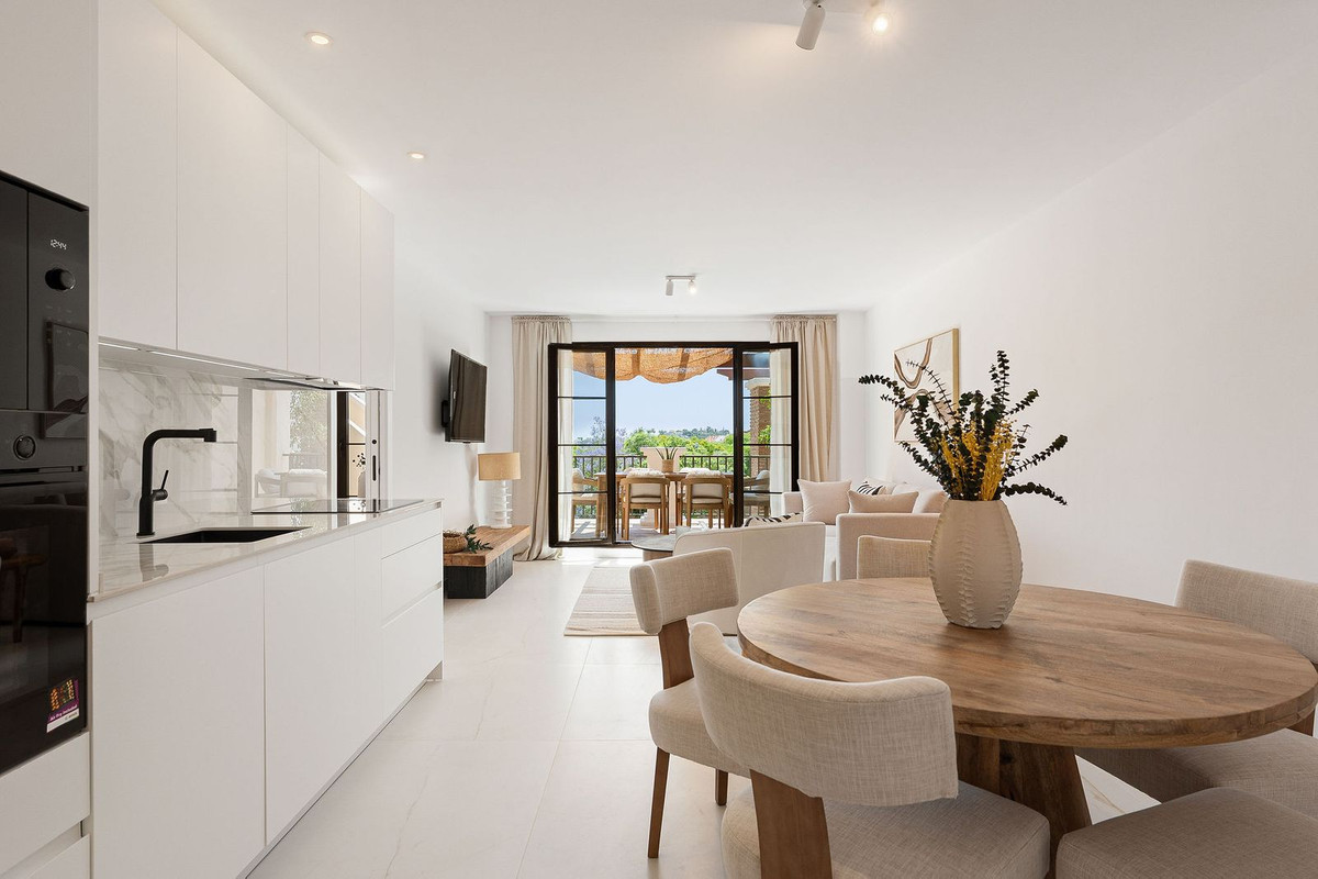 3 Bed Apartment for sale in Los Arqueros Costa Del Sol, Málaga, Spain