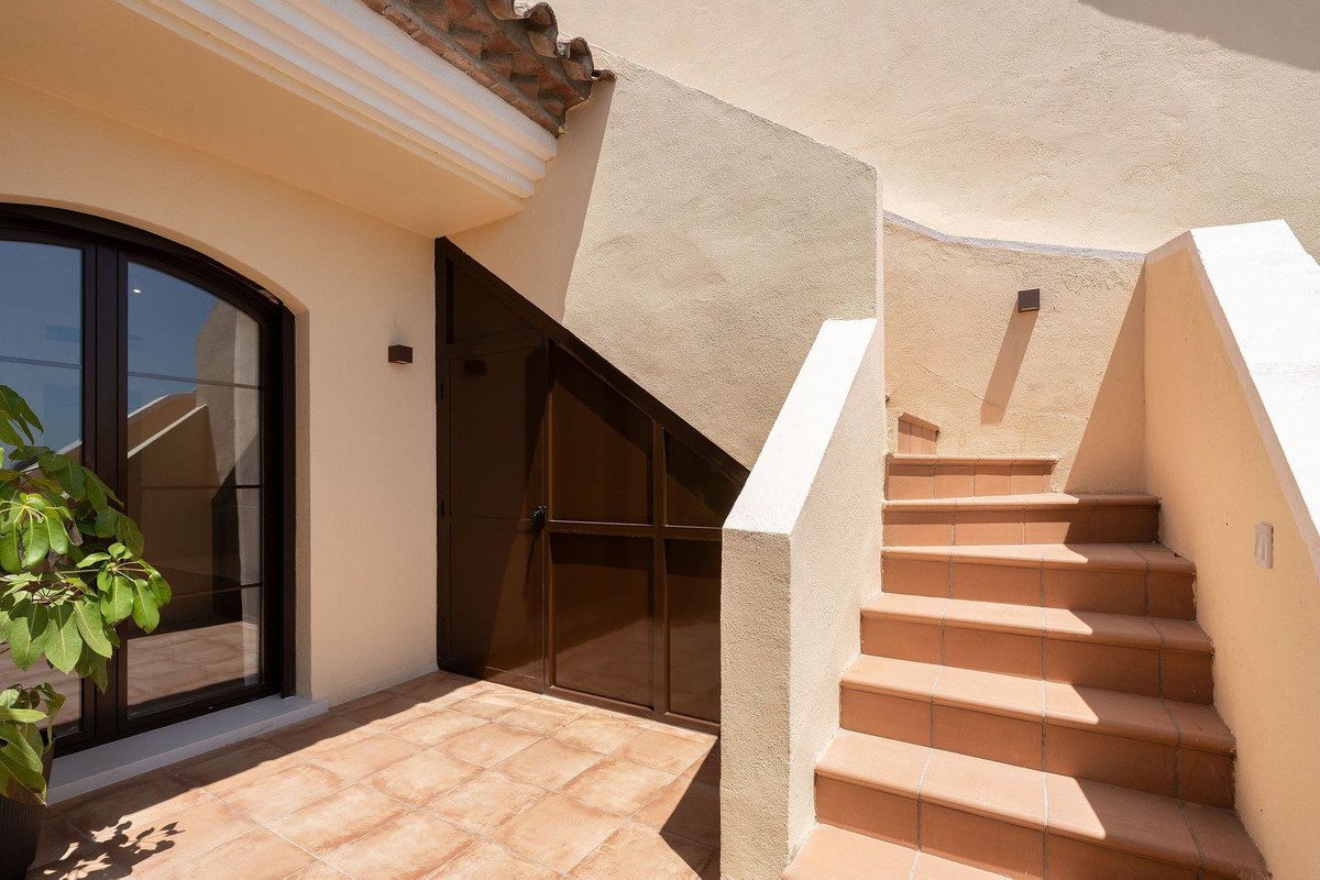 3 Bed Apartment for sale in Los Arqueros Costa Del Sol, Málaga, Spain