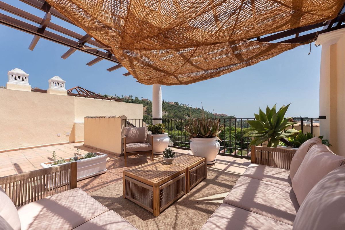 3 Bed Apartment for sale in Los Arqueros Costa Del Sol, Málaga, Spain