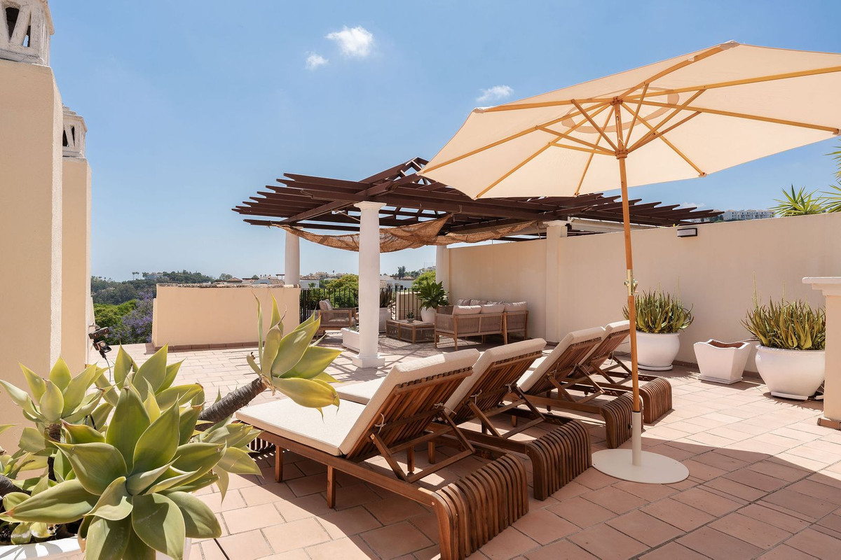 3 Bed Apartment for sale in Los Arqueros Costa Del Sol, Málaga, Spain