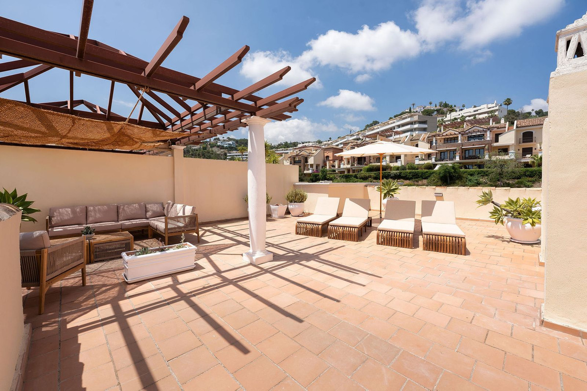 3 Bed Apartment for sale in Los Arqueros Costa Del Sol, Málaga, Spain