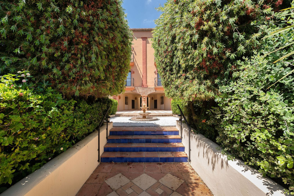 3 Bed Apartment for sale in Los Arqueros Costa Del Sol, Málaga, Spain