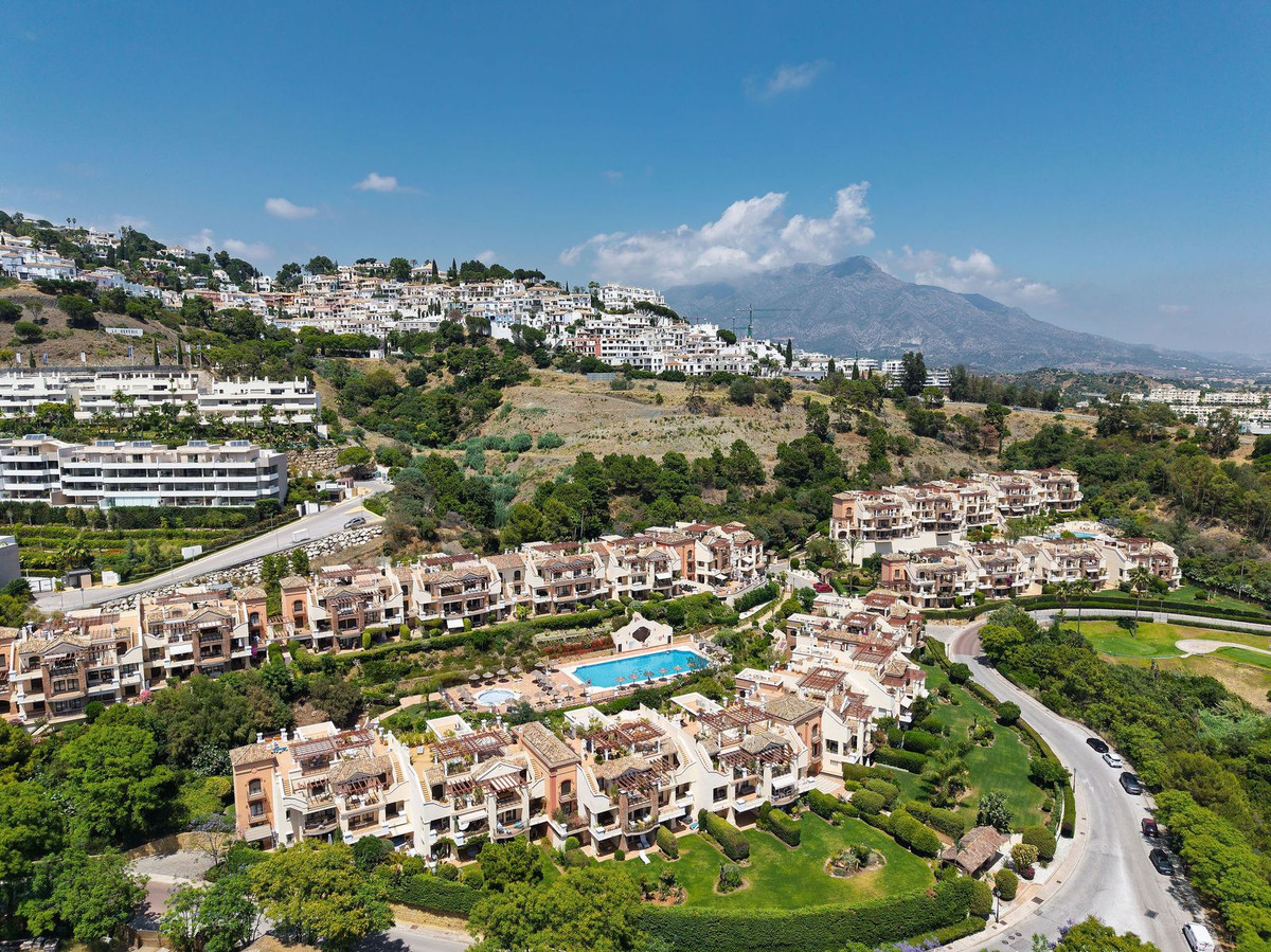 3 Bed Apartment for sale in Los Arqueros Costa Del Sol, Málaga, Spain