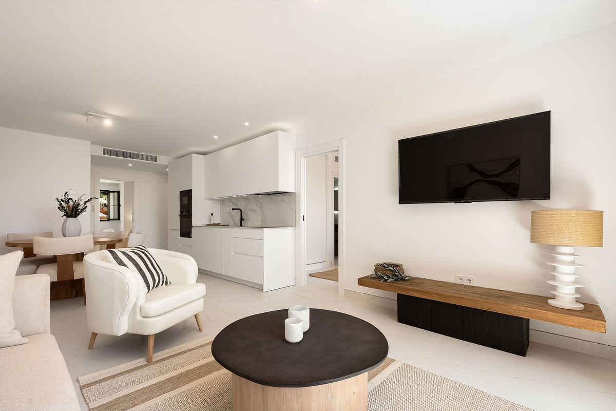 3 Bed Apartment for sale in Los Arqueros Costa Del Sol, Málaga, Spain