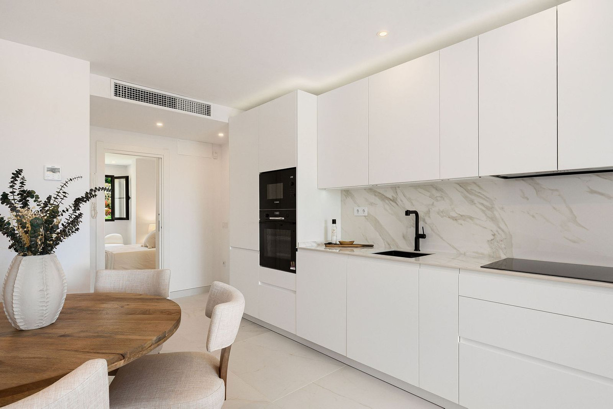 3 Bed Apartment for sale in Los Arqueros Costa Del Sol, Málaga, Spain