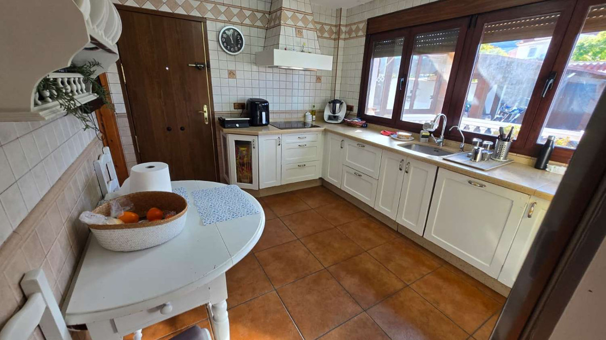Se vende Villa - Chalet de 6 dormitorios en Costa Del Sol, Málaga, España