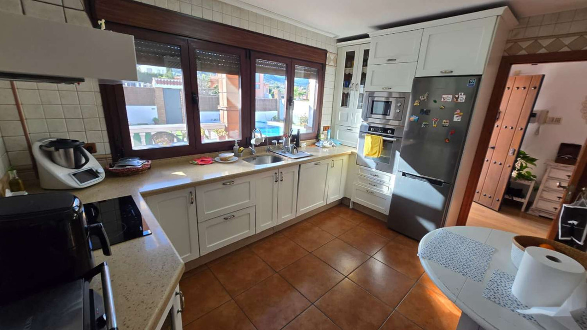Se vende Villa - Chalet de 6 dormitorios en Costa Del Sol, Málaga, España