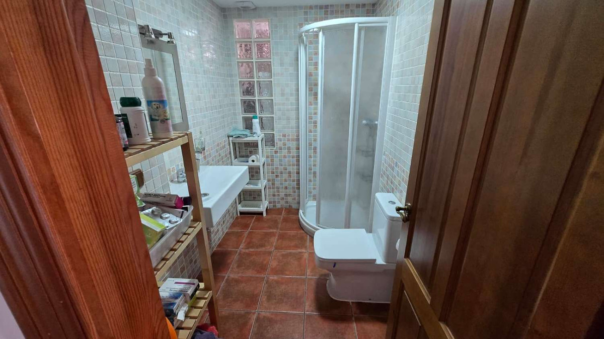 Se vende Villa - Chalet de 6 dormitorios en Costa Del Sol, Málaga, España