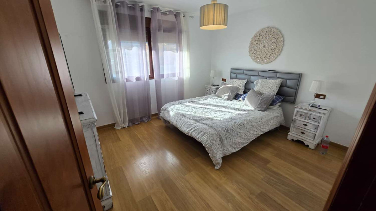 Se vende Villa - Chalet de 6 dormitorios en Costa Del Sol, Málaga, España