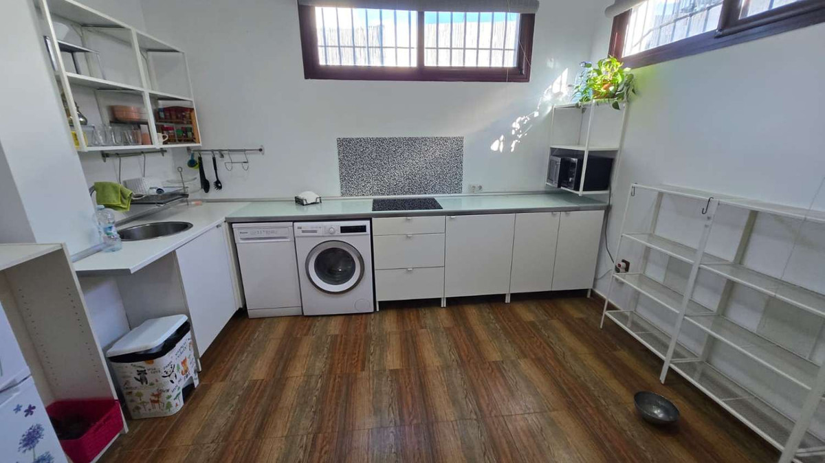 Se vende Villa - Chalet de 6 dormitorios en Costa Del Sol, Málaga, España