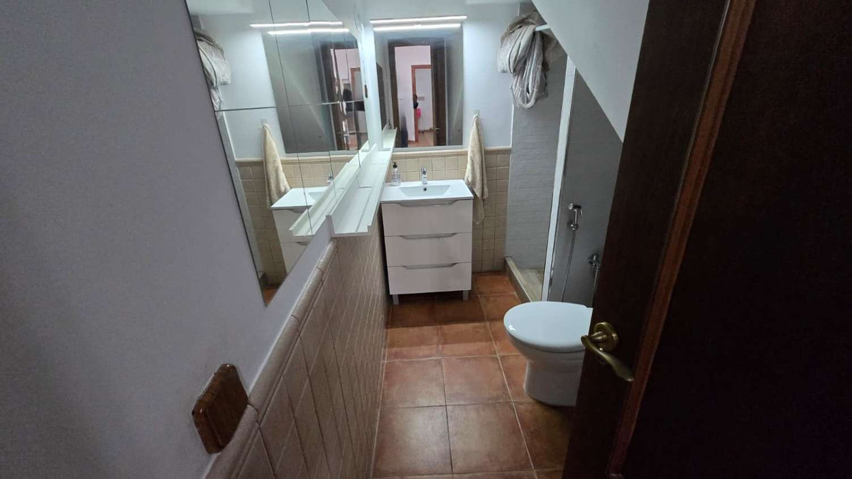 Se vende Villa - Chalet de 6 dormitorios en Costa Del Sol, Málaga, España