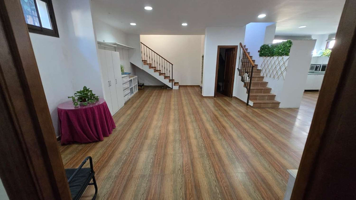 Se vende Villa - Chalet de 6 dormitorios en Costa Del Sol, Málaga, España