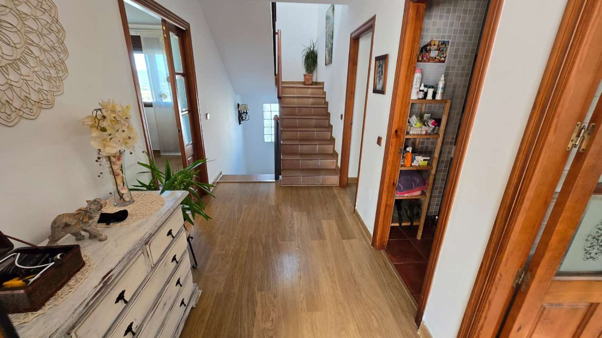Se vende Villa - Chalet de 6 dormitorios en Costa Del Sol, Málaga, España