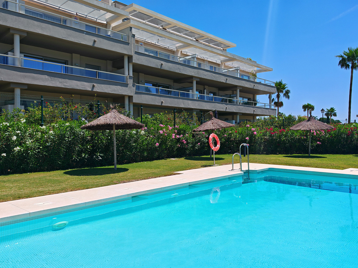 Se vende Apartamento Planta Media de 2 dormitorios en Costa Del Sol, Málaga, España
