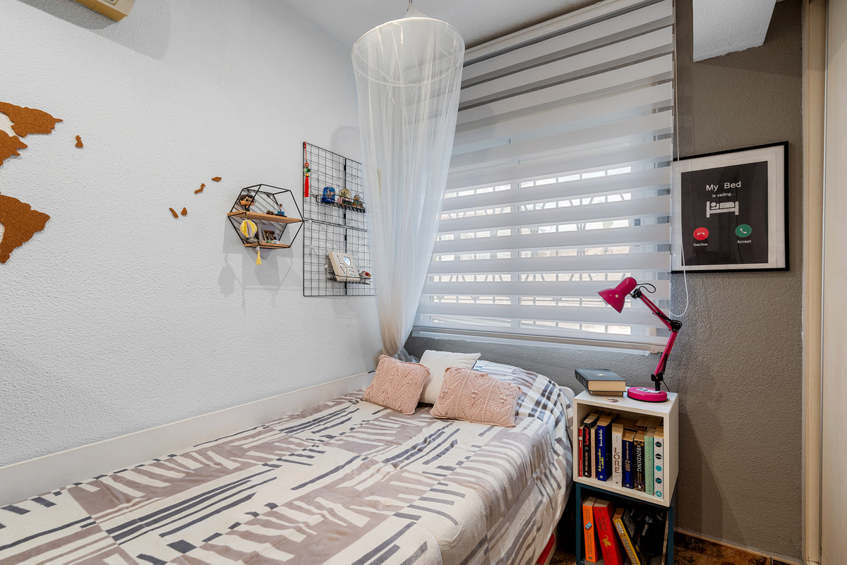 Se vende Villa - Chalet de 4 dormitorios en Costa Blanca, Alicante, España