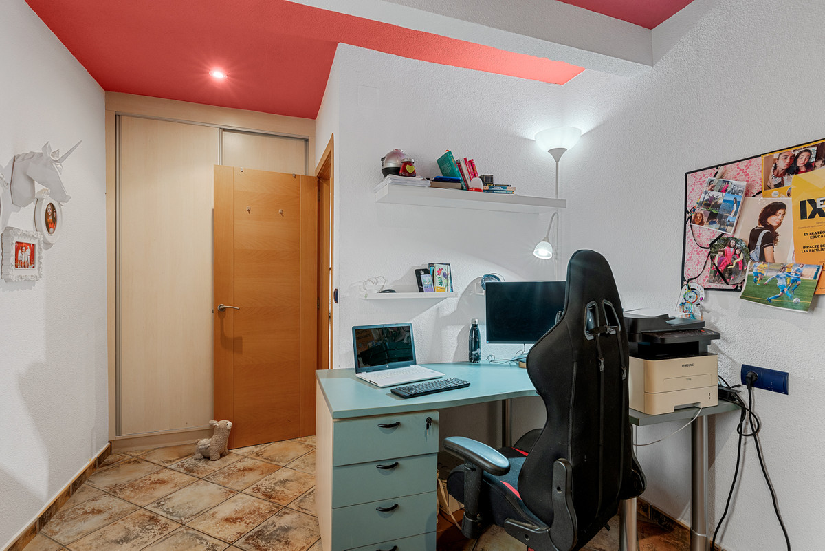 Se vende Villa - Chalet de 4 dormitorios en Costa Blanca, Alicante, España
