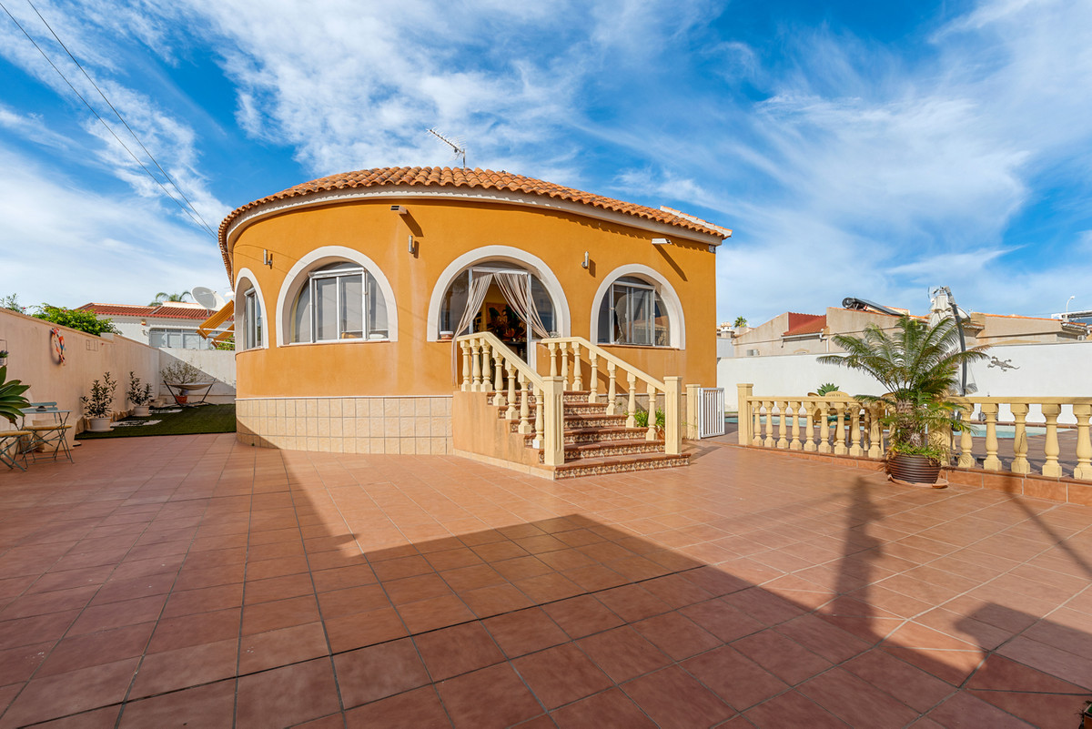 Se vende Villa - Chalet de 4 dormitorios en Costa Blanca, Alicante, España