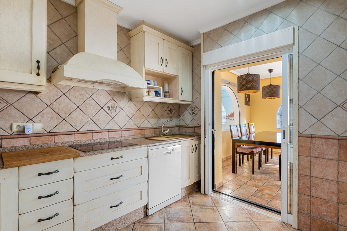 Se vende Villa - Chalet de 4 dormitorios en Costa Blanca, Alicante, España