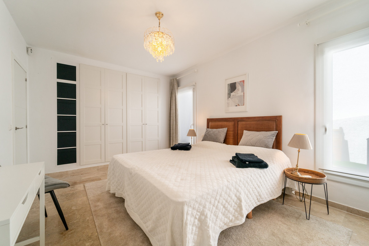 Se vende Villa - Chalet de 4 dormitorios en Costa Del Sol, Málaga, España
