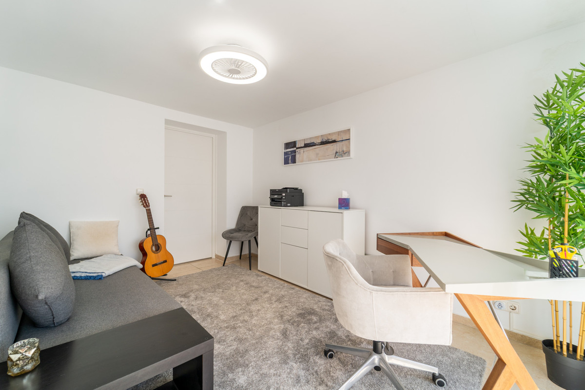 Se vende Villa - Chalet de 4 dormitorios en Costa Del Sol, Málaga, España